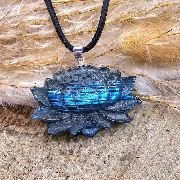Nature Labradorite Carved Flashy Lotus Flower Pendant Necklace - Picture 2 of 9